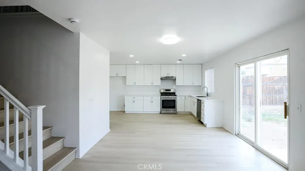 9476 Plum Court, Hesperia, California 92345 home-pic-7