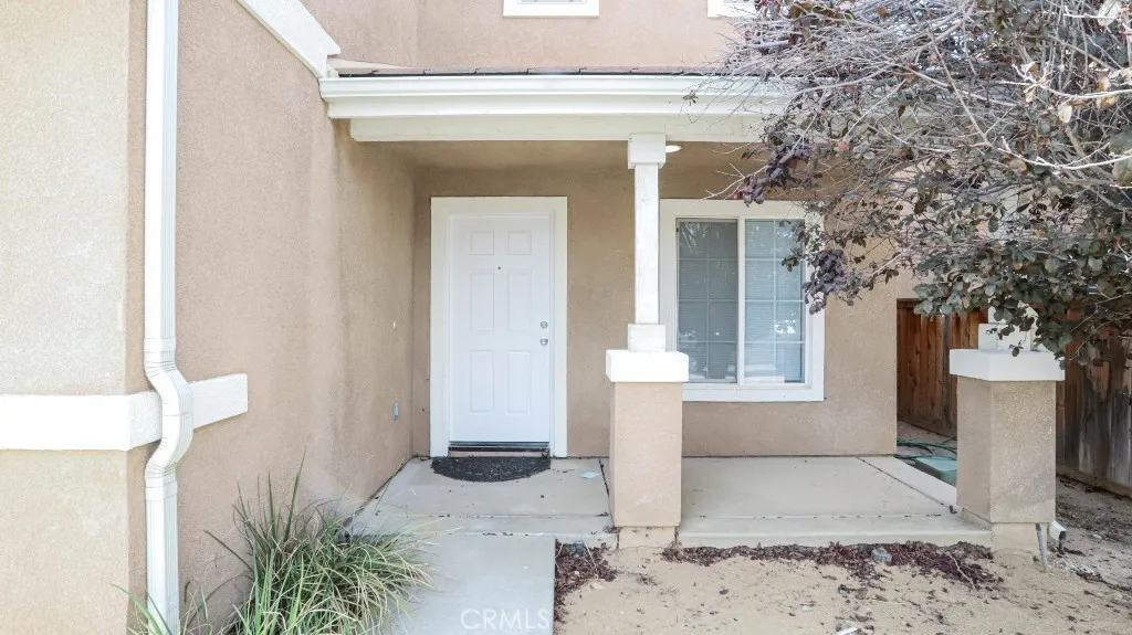 9476 Plum Court, Hesperia, California 92345 home-pic-2