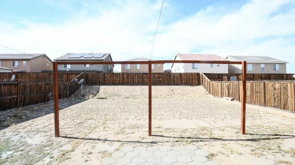 9476 Plum Court, Hesperia, California 92345 home-pic-34