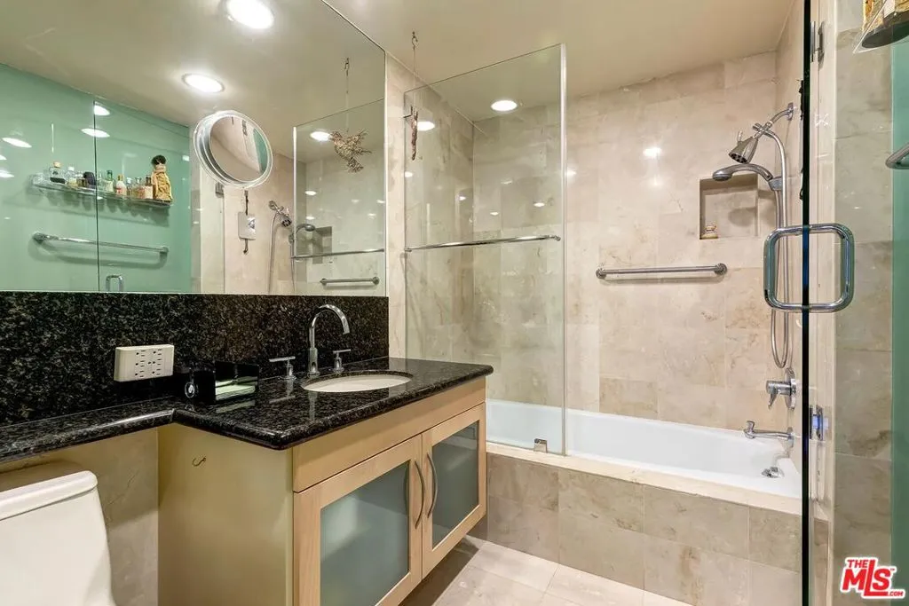 2220 Avenue Of The Stars 1706, Los Angeles, California 90067 home-pic-10