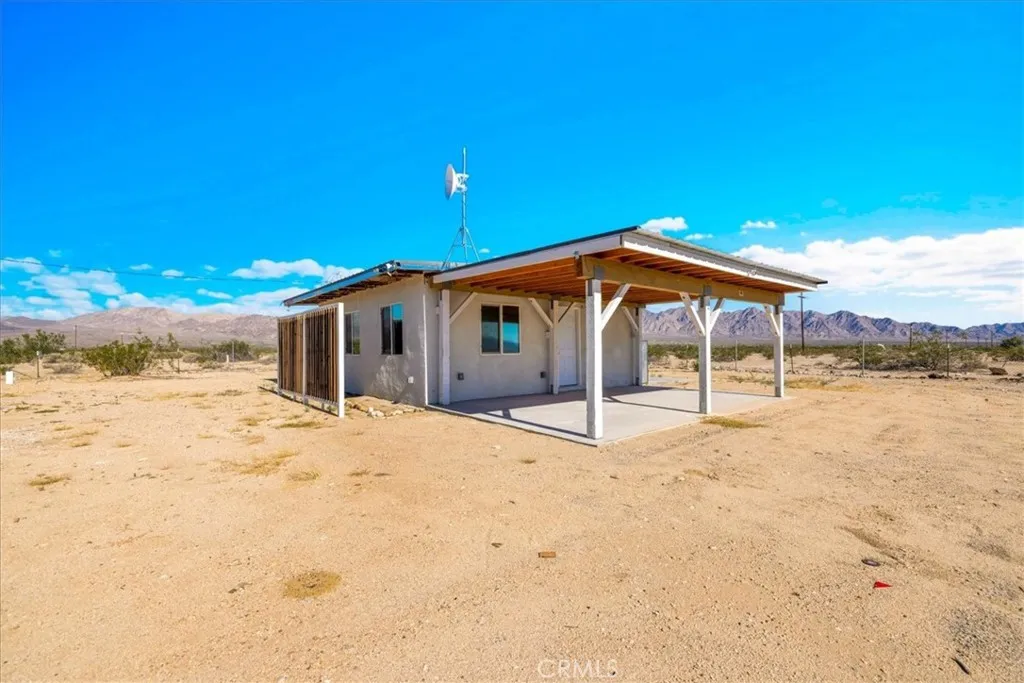 86515 Amboy Road, 29 Palms, California 92277 home-pic-1