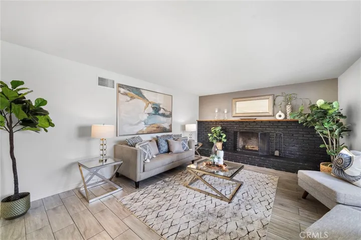 10484 Teal Circle, Fountain Valley, California 92708