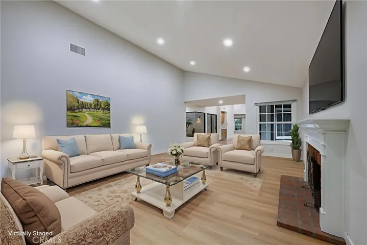 A second decorating option for the living room