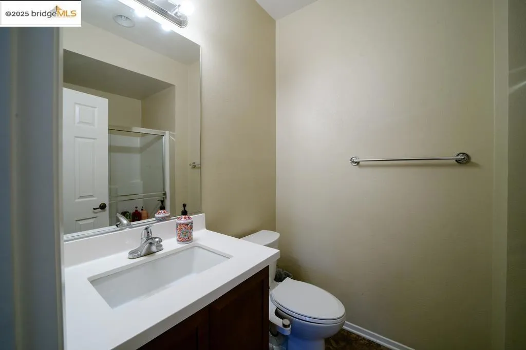 1350 Mistletoe Dr, Beaumont, California 92223 home-pic-20