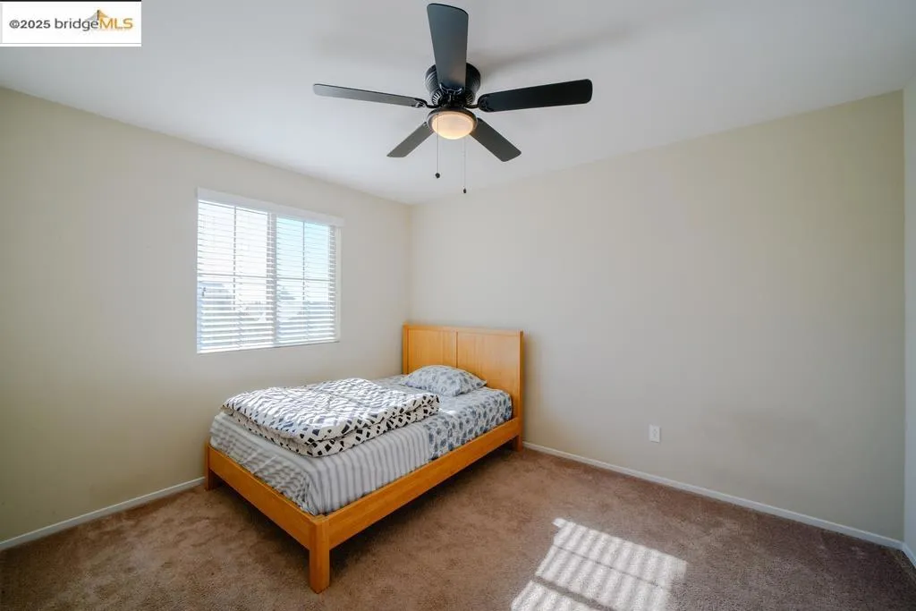 1350 Mistletoe Dr, Beaumont, California 92223 home-pic-18
