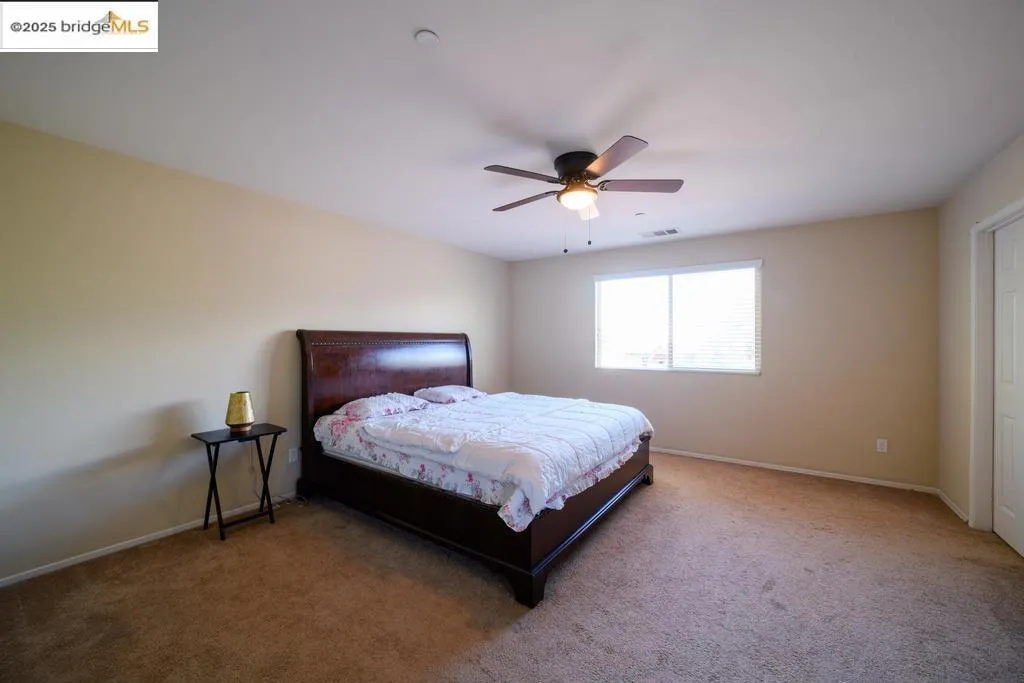 1350 Mistletoe Dr, Beaumont, California 92223 home-pic-9