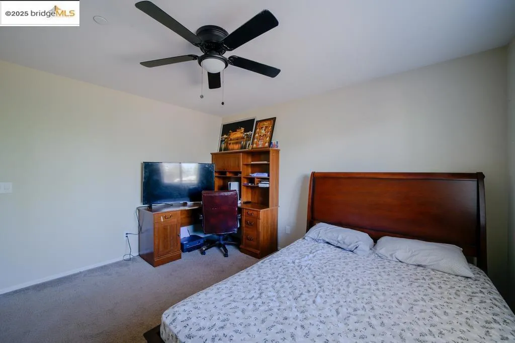 1350 Mistletoe Dr, Beaumont, California 92223 home-pic-17