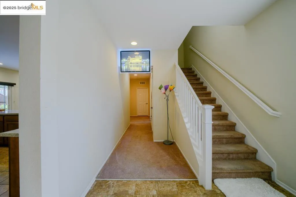 1350 Mistletoe Dr, Beaumont, California 92223 home-pic-14