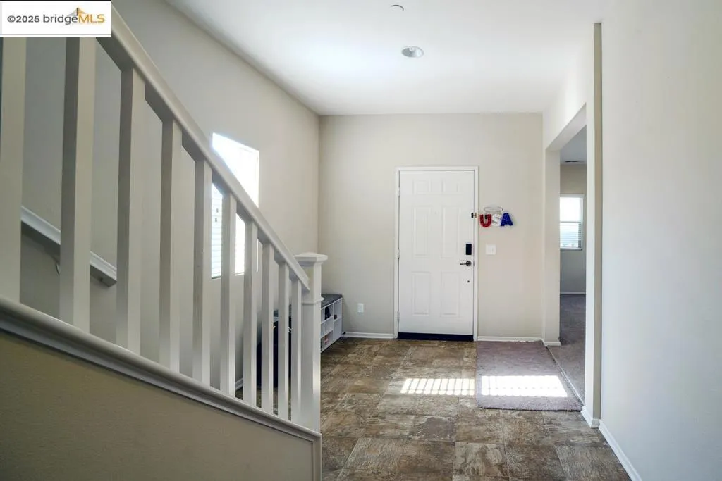 1350 Mistletoe Dr, Beaumont, California 92223 home-pic-13
