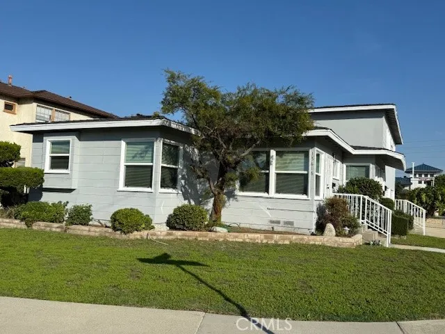 15616 S Manhattan Place, Gardena, California 90249 home-pic-2