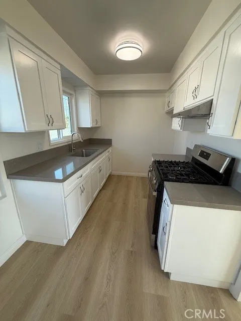 15616 S Manhattan Place, Gardena, California 90249 home-pic-10