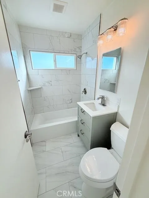 15616 S Manhattan Place, Gardena, California 90249 home-pic-15