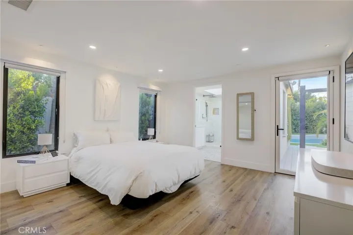 8161 Encino Avenue, Northridge, California 91325