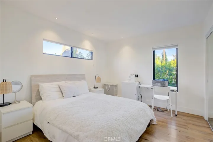 8161 Encino Avenue, Northridge, California 91325