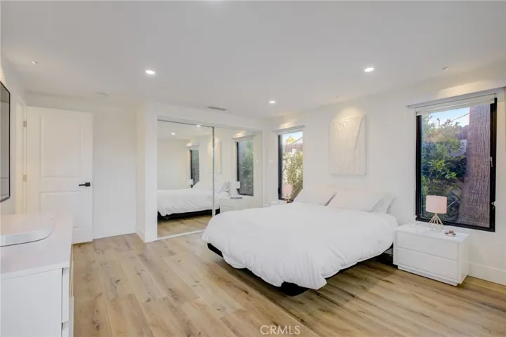 8161 Encino Avenue, Northridge, California 91325