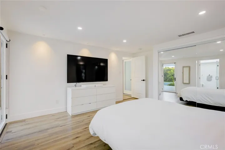 8161 Encino Avenue, Northridge, California 91325
