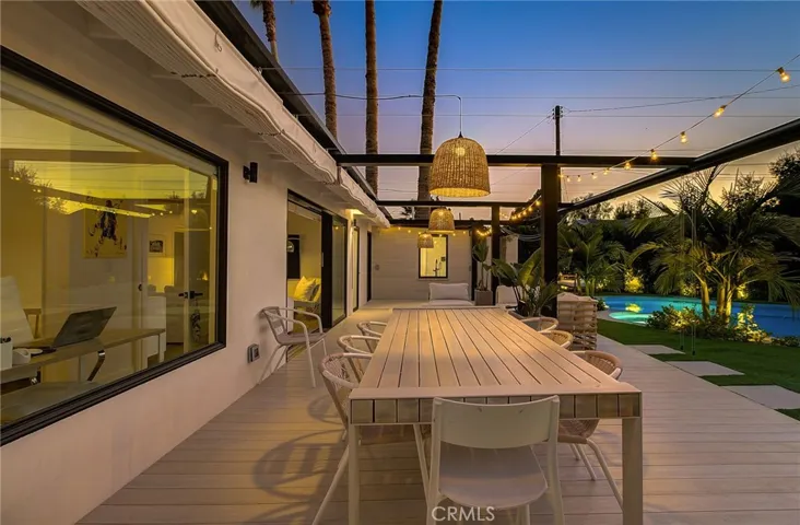 8161 Encino Avenue, Northridge, California 91325
