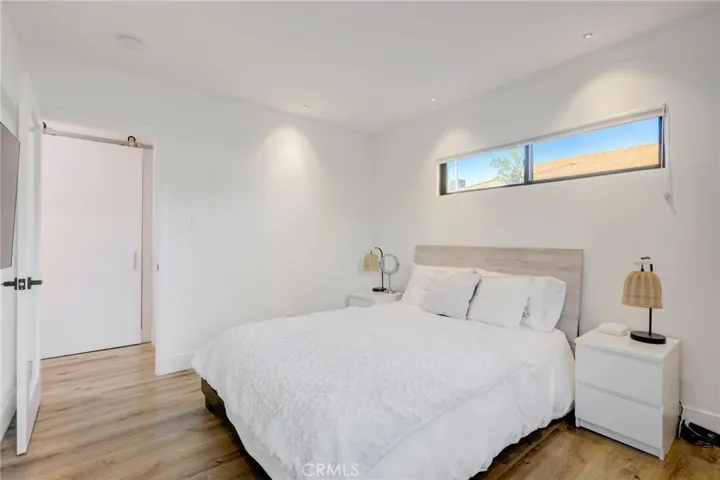 8161 Encino Avenue, Northridge, California 91325