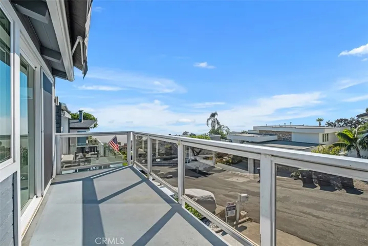 1070 Noria Street, Laguna Beach, California 92651