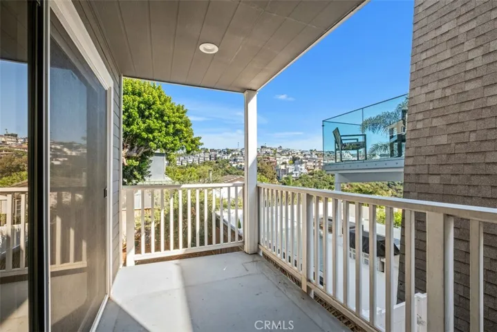 1070 Noria Street, Laguna Beach, California 92651