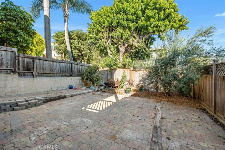 1070 Noria Street, Laguna Beach, California 92651