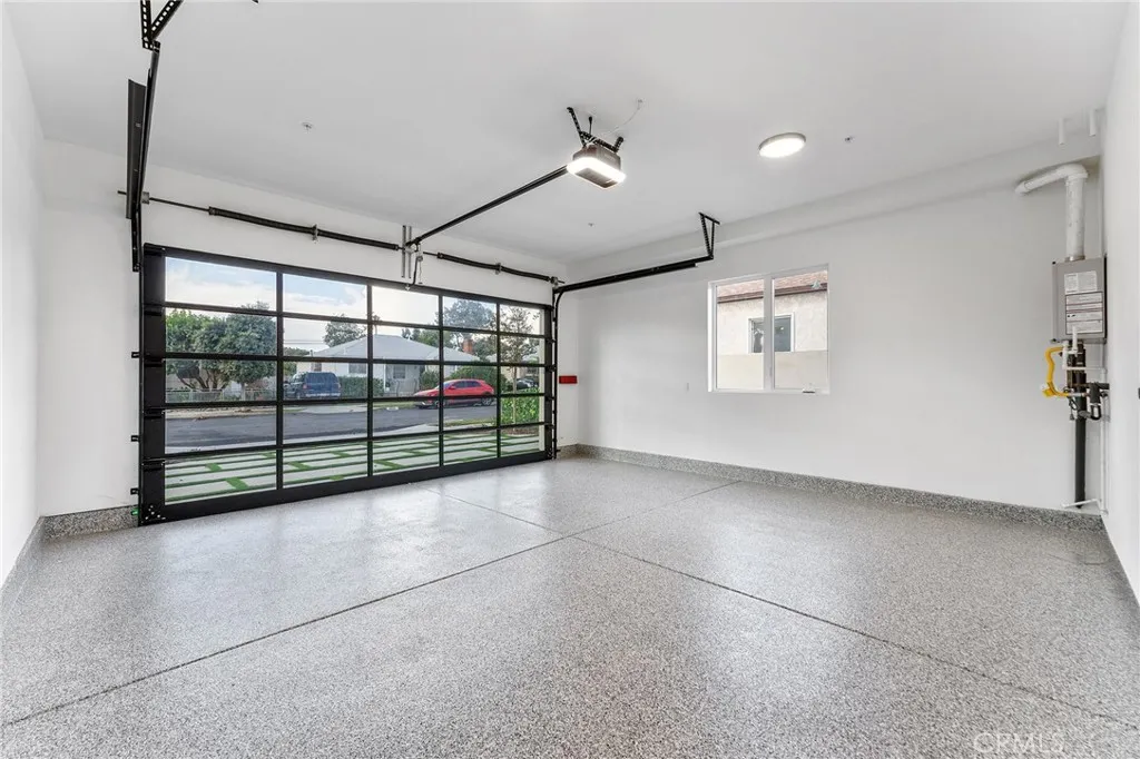 3932 S Minerva Avenue, Los Angeles, California 90066 home-pic-24