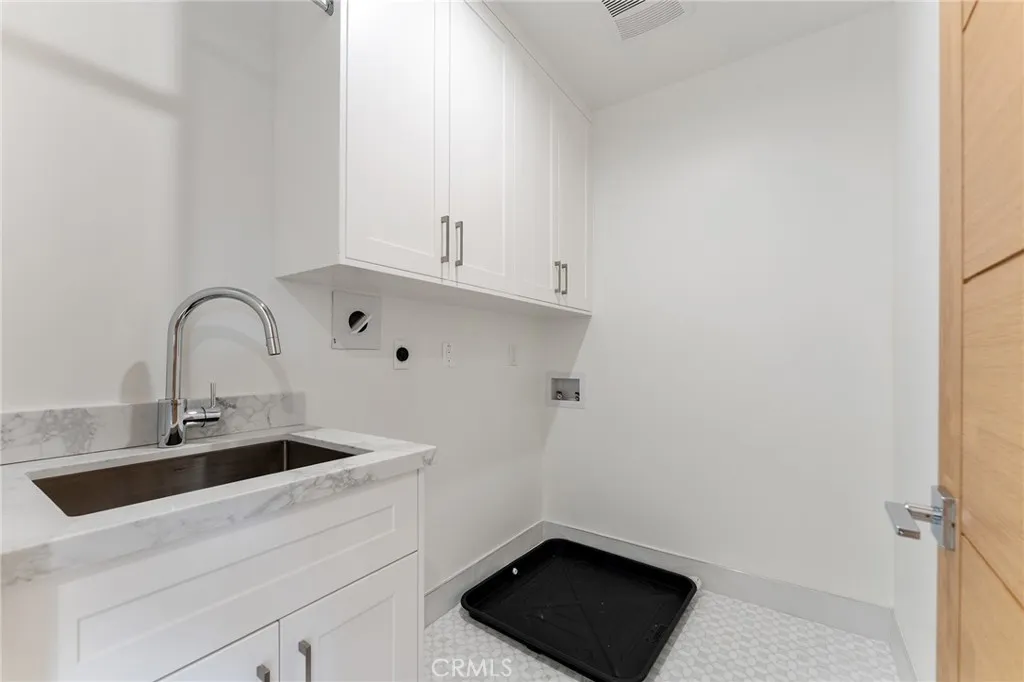 3932 S Minerva Avenue, Los Angeles, California 90066 home-pic-40