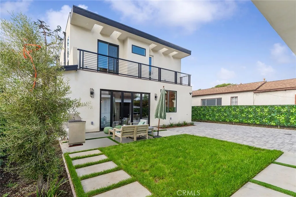 3932 S Minerva Avenue, Los Angeles, California 90066 home-pic-45
