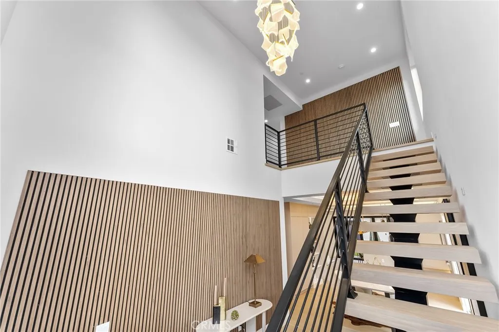 3932 S Minerva Avenue, Los Angeles, California 90066 home-pic-25