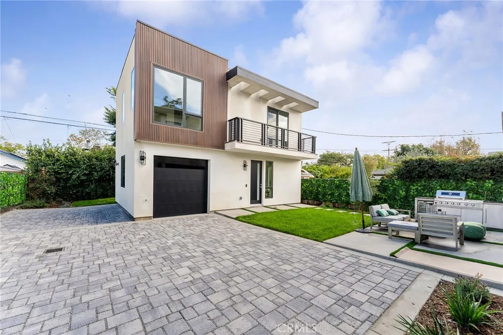 3932 S Minerva Avenue, Los Angeles, California 90066 home-pic-46