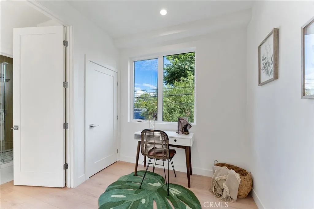 3932 S Minerva Avenue, Los Angeles, California 90066 home-pic-65