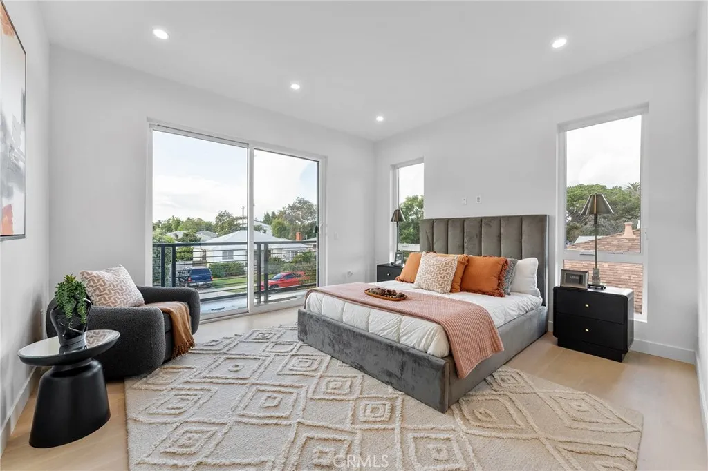 3932 S Minerva Avenue, Los Angeles, California 90066 home-pic-27