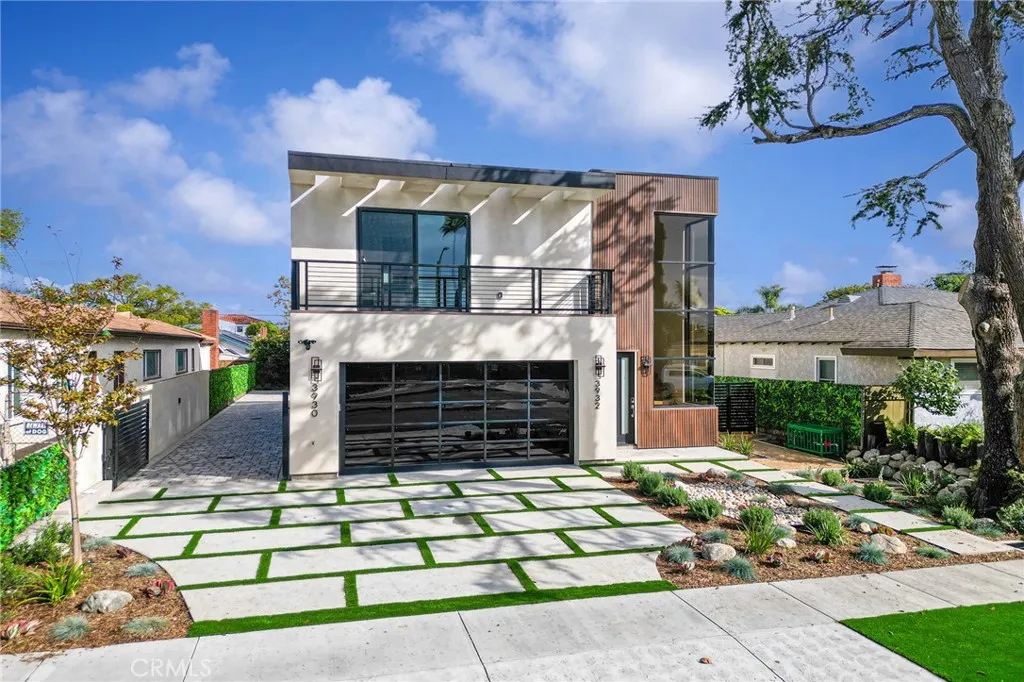 3932 S Minerva Avenue, Los Angeles, California 90066 home-pic-0
