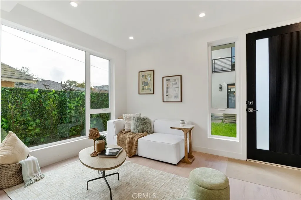 3932 S Minerva Avenue, Los Angeles, California 90066 home-pic-51