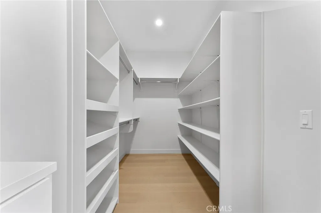 3932 S Minerva Avenue, Los Angeles, California 90066 home-pic-32