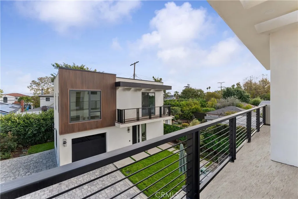 3932 S Minerva Avenue, Los Angeles, California 90066 home-pic-44