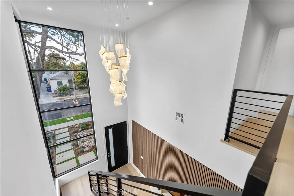 3932 S Minerva Avenue, Los Angeles, California 90066 home-pic-26