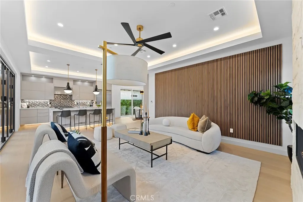 3932 S Minerva Avenue, Los Angeles, California 90066 home-pic-9