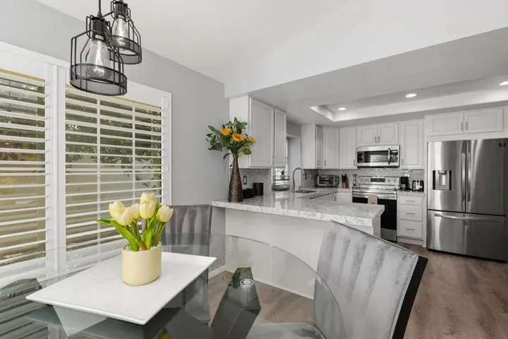 21_11950437_184917_184917-EI-121