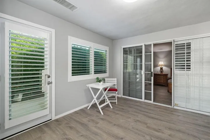 36_11950452_184917_184917-EI-136