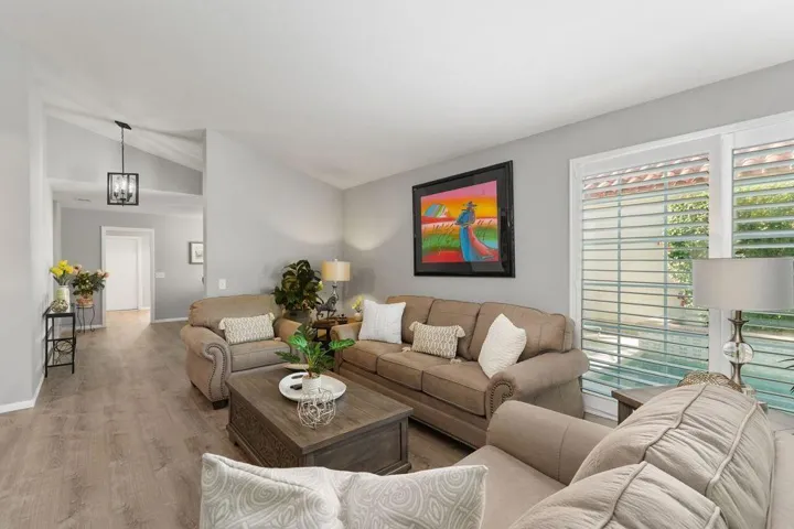 14_11950430_184917_184917-EI-114