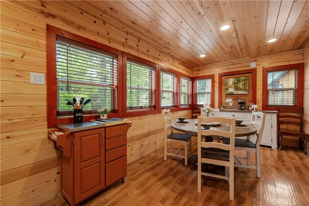 344 Edgemoor, Big Bear Lake, California 92315 home-pic-8