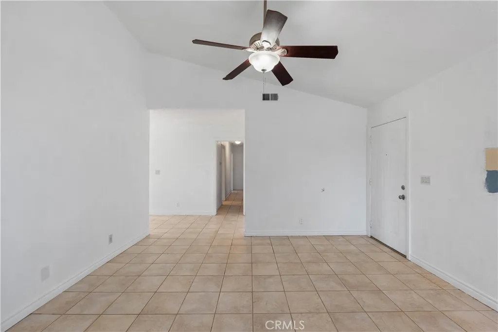 18891 Shoshonee Road, Apple Valley, California 92307 home-pic-3