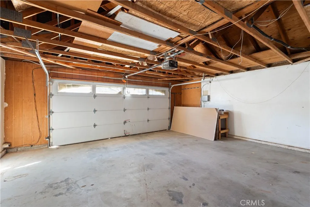 18891 Shoshonee Road, Apple Valley, California 92307 home-pic-16