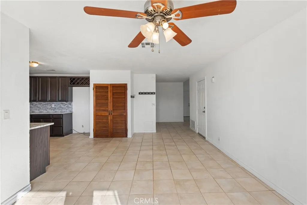 18891 Shoshonee Road, Apple Valley, California 92307 home-pic-5