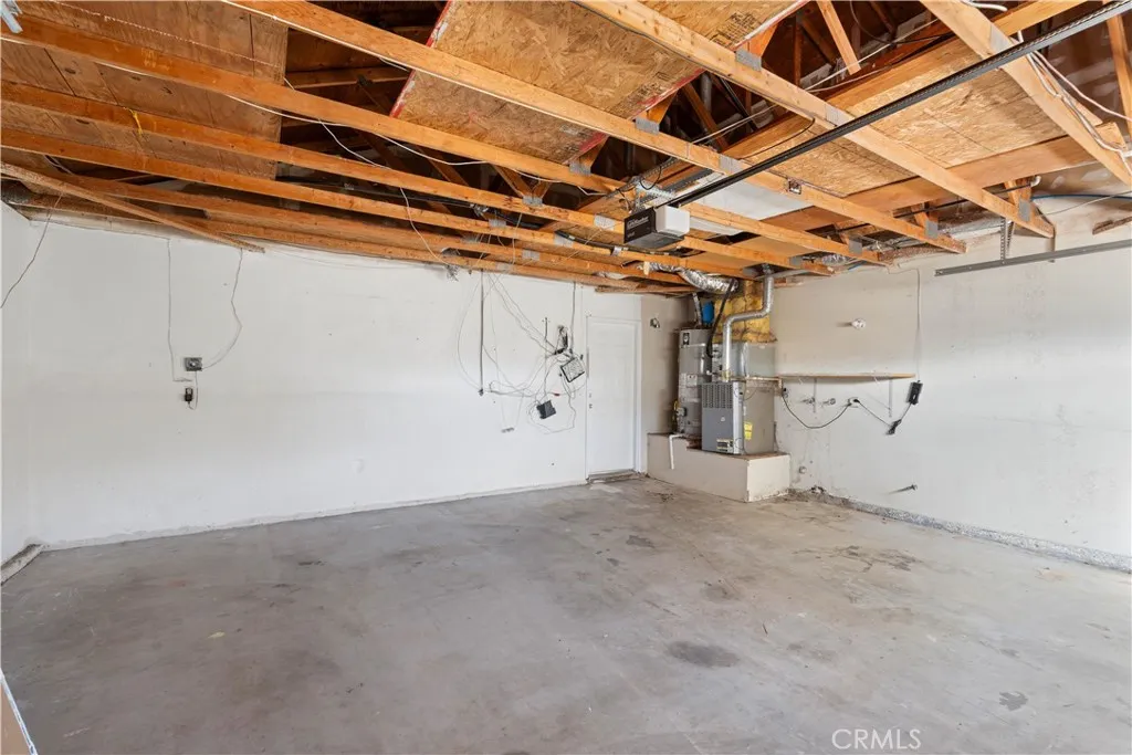 18891 Shoshonee Road, Apple Valley, California 92307 home-pic-18