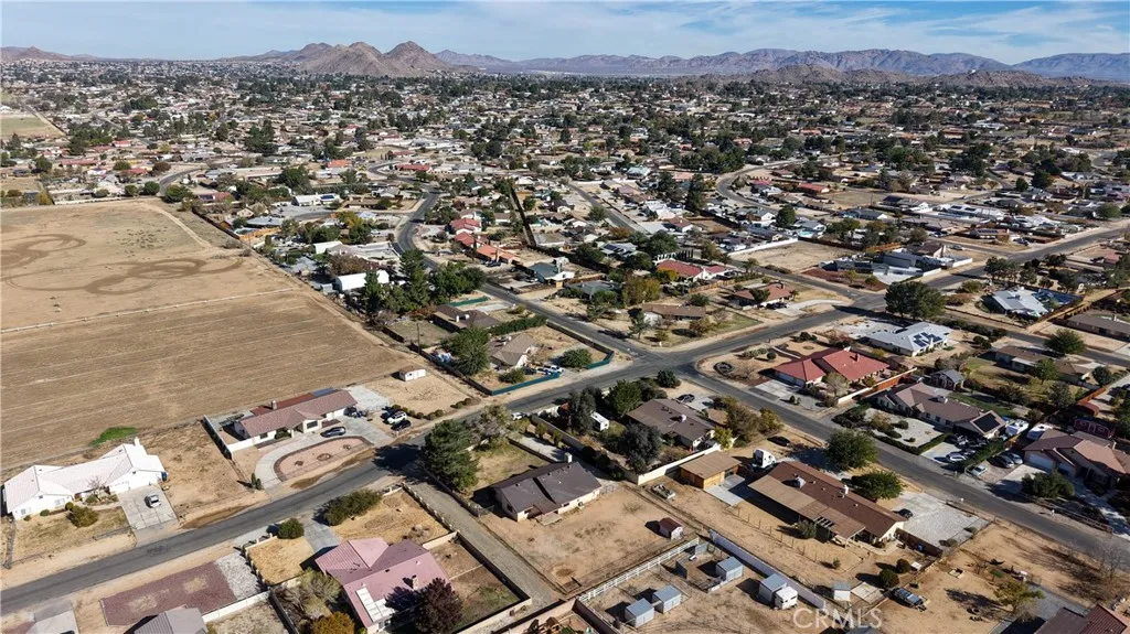 18891 Shoshonee Road, Apple Valley, California 92307 home-pic-26