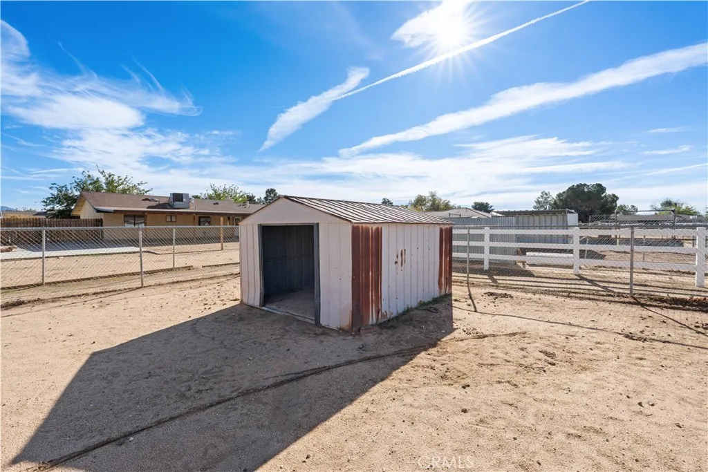 18891 Shoshonee Road, Apple Valley, California 92307 home-pic-21