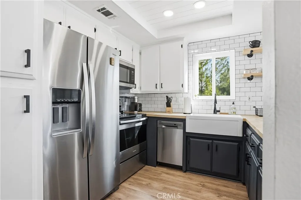 24319 N Canyon Lake Drive N 6, Canyon Lake, California 92587 home-pic-17