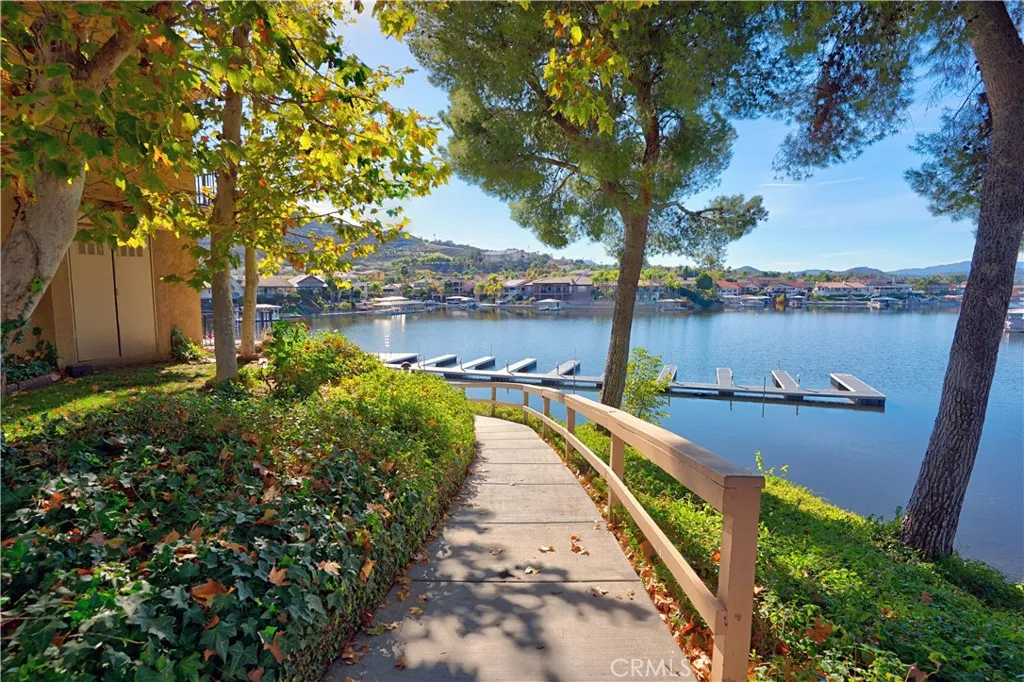 24319 N Canyon Lake Drive N 6, Canyon Lake, California 92587 home-pic-5